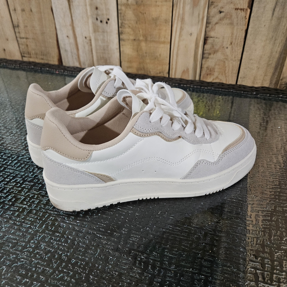 Time and Tru Women's White and Beige Athletic Shoes